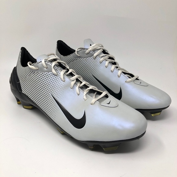 size 15 soccer shoes